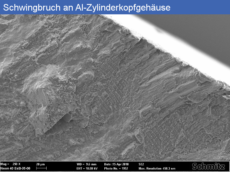 Schwingbruch an Zylinderkopfgehäuse - 02